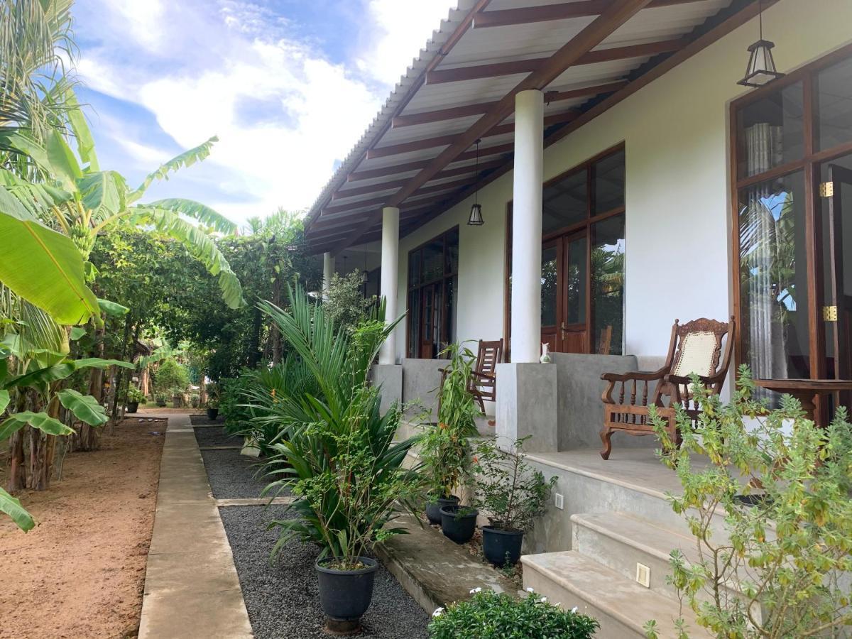 Hotel The Dale Mirissa Exterior foto